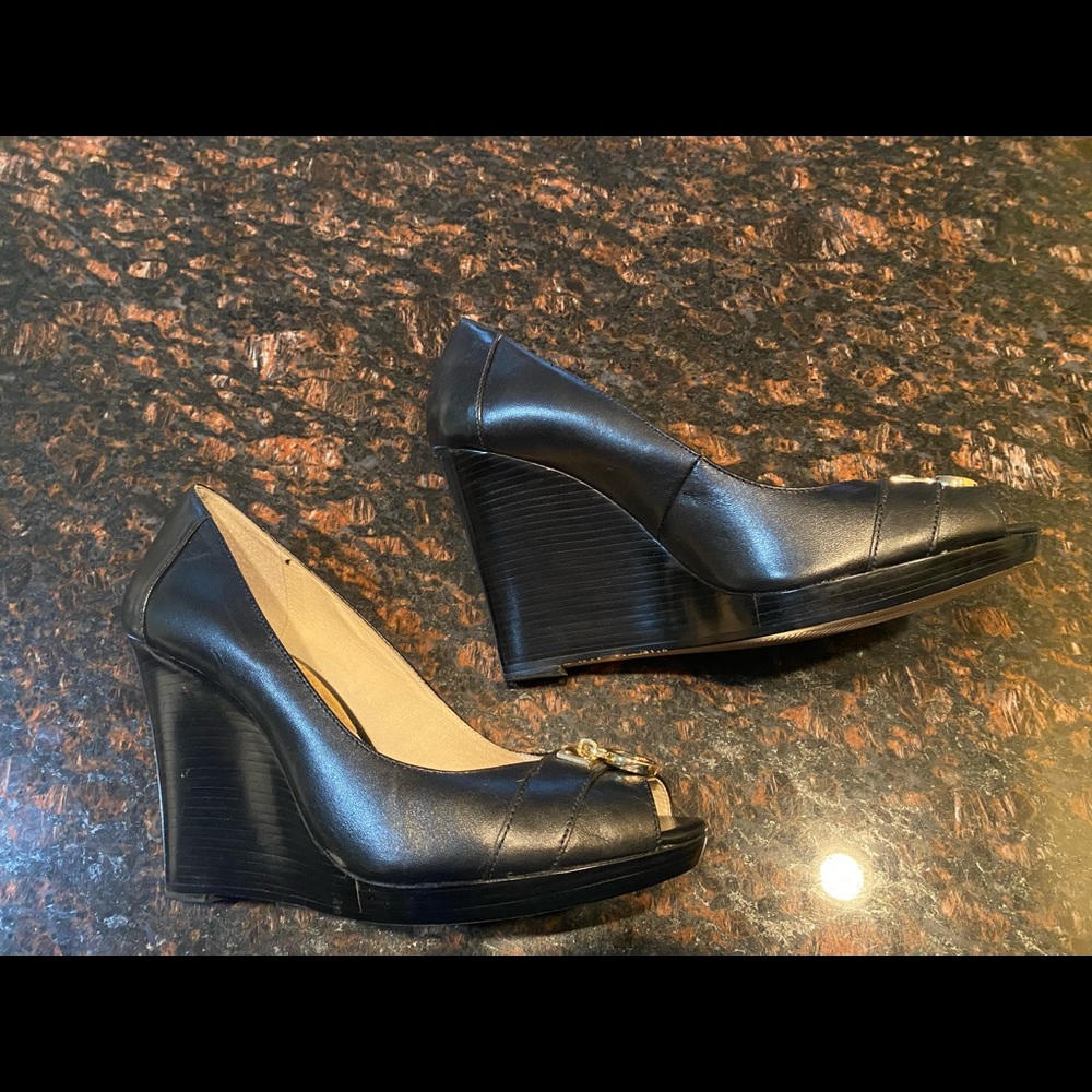 Black and Gold MK locks and Wood Wedges
Size: US 8.5 Regular (M, B)